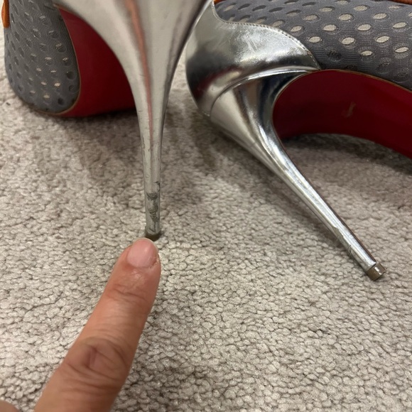 CHRISTIAN LOUBOUTIN Fishnet Suede Follies Resille 100 Pumps 38 Pre-Loved - Picture 10 of 16
